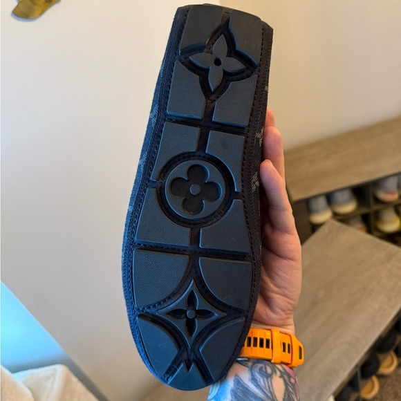 Louis Vuitton LV Drivers (Monogram Black Loafers) - Picture 9 of 10